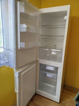Veľká chladnička s mrazničkou Zn. Elektrolux - 2