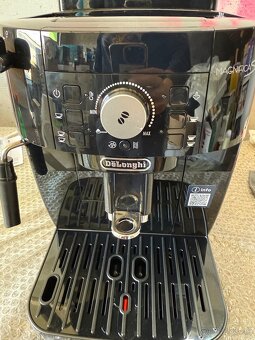 Automatický kávovar De'Longhi Magnifica S Ecam 22.112 B - 2