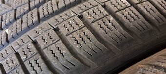 Predám 4ks jazdené zimné 205/55r17-95V Hankook - 2