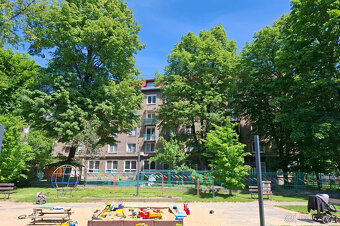 ŽIADANÁ LOKALITA - tehla - s výťahom: 2 iz., 58 m2, Gemerská - 2
