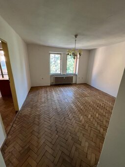 Ponúkam Vám na predaj 2 izbový byt v centre mesta Levice. - 2