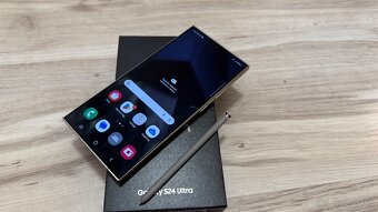 Vymenim Samsung S24 Ultra 512gb v zaruke - ako novy - 2