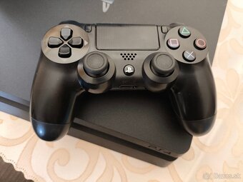Sony PlayStation 4 slim - 2