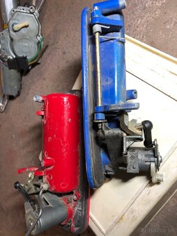 Kľučka zadného kufra VW POLO 6N 6N0827565A - 2