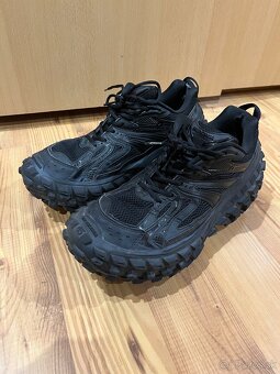 Balenciaga Defender - 2