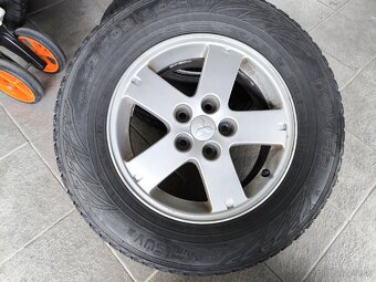 Predám pneu Nokian a elektróny 215/70 r16 - 2