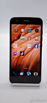Predám mobilný telefón ZTE Blade V8 Lite model V0820 - 2