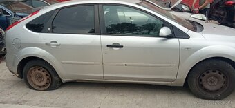 Rozpredám Ford focus Mk2 1.6 benzín - 2