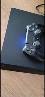 PS4 slim - 2