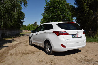 Hyundai i30 kombi, 1,6 benzín, 104 800 km, 2013 - 2
