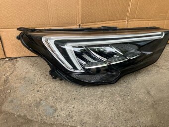 Opel Crossland x 17- pravé predné svetlo led - 2