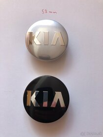 Stredové krytky (pukličky) Kia-priemer 58,56 mm čierné/sivé - 2