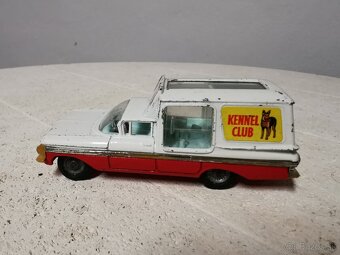 Corgi Chevrolet Impala Kennel pick up - 2