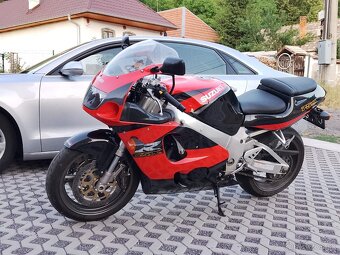 Suzuki GSX-R 750 SRAD - 2