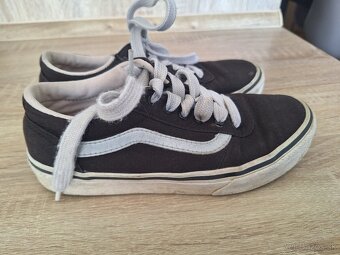 Vans 32 - 2