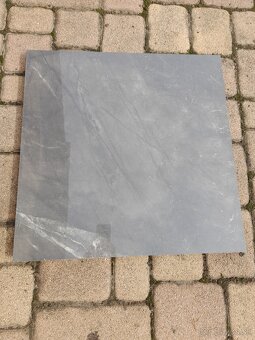Predam dlažbu 60x60 vysoký lesk. - 2