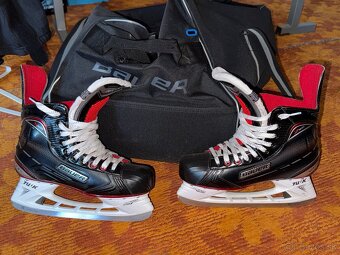 Korčule Bauer Vapor X500 Sr 10.5 / 44.5 - 2
