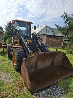 JCB 411 - 2