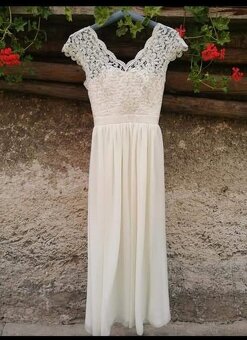 Spoločenské alebo svadobné šaty s folklórnou krajkou XS - 2