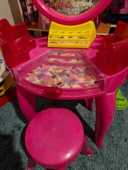 Toaletny /kozmeticky stolik - 2