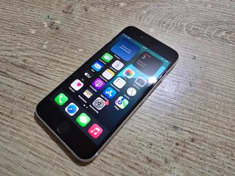 Iphone SE2020 biely plnefunkcny na displeji nieje ani jeden - 2