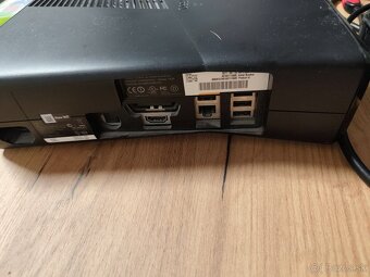 Herná konzola Xbox 360 s príslušenstvom - 2