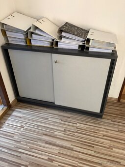 Predám kancelársky nábytok - 2