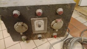 Starý regulátor napätia + elekteomotory - 2