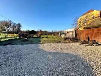 Na predaj krásna 10 ár stavebná parcela v centre Kolárova - 2