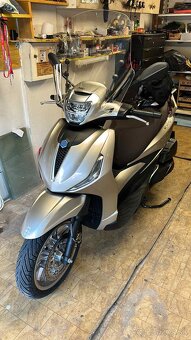 Piaggio Beverly 400 - 2
