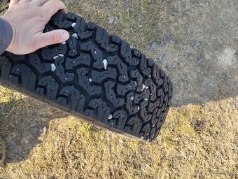 AT pneu 215/65 R16 s diskami - 2