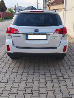Subaru Outback 2.0D-S Exclusive NAVI CVT - 2