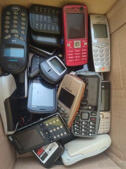 Predám mobily ná náhradné diely - 2