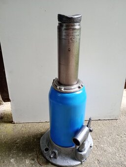 Zdvihak hydraulicky 12 ton - 2