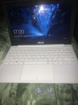 Asus E 203 N - 2