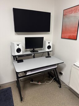 Pracovný stôl pre hudobníkov / tvorcov - 2