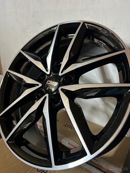 Cms C28 7.5J x R18 5x114.3 ET37 Diamond Black 67.1mm - 2