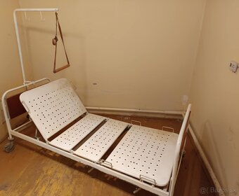 Polohovatelna postel - 2