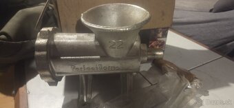 Mlynec na meso ručny - 2