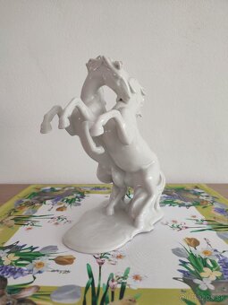 Schaubach kone porcelánová soška - 2