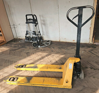 Predám paletové vozíky, super cena - 2