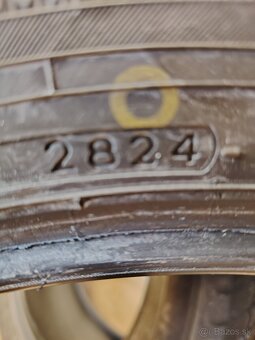 Yokohama 215/55 R17 zimná - 2