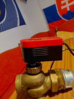 Regulator pohonu pre 3 cestní ventil - 2