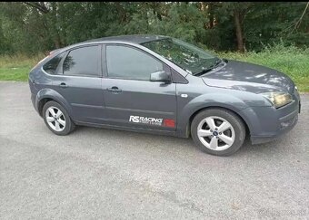 Mam na predaj Ford fokus 1.6 80kw náradie diely - 2