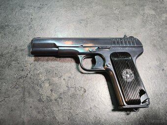 PIŠTOĽ TOKAREV TT33, r.v.1945 - 2