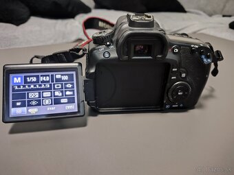 Canon EOS 60D + Canon 18-135mm - 2
