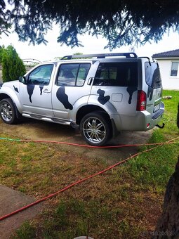 Nissan pathfinder - 2