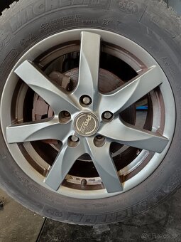 Nissan 5 dierove - 2