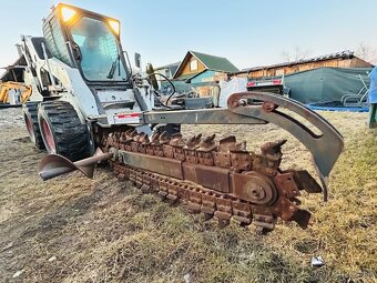 Ryhovanie ,drazkovanie trencher -pripojky vody ,elektriky - 2