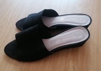 Nové, nenosené dámske šľapky. - 2